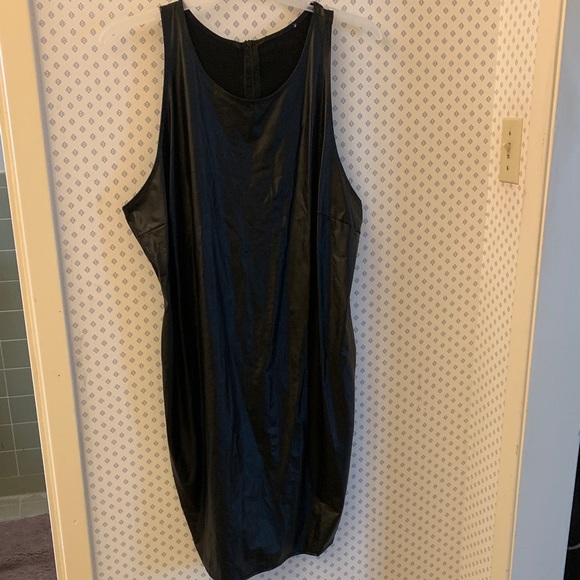 🖤🖤PLUS SIZE BLACK FAUX LEATHER TANK DRESS! ZIP UP BACK.🖤🖤NO TAGS OR POCKETS - Picture 1 of 4